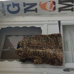 SayWhat? Womens Sz L Vest Faux Fur Gentle Use Condition Animal Print